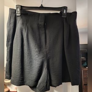 Ann Taylor, Paper Bag Shorts, size 8, black